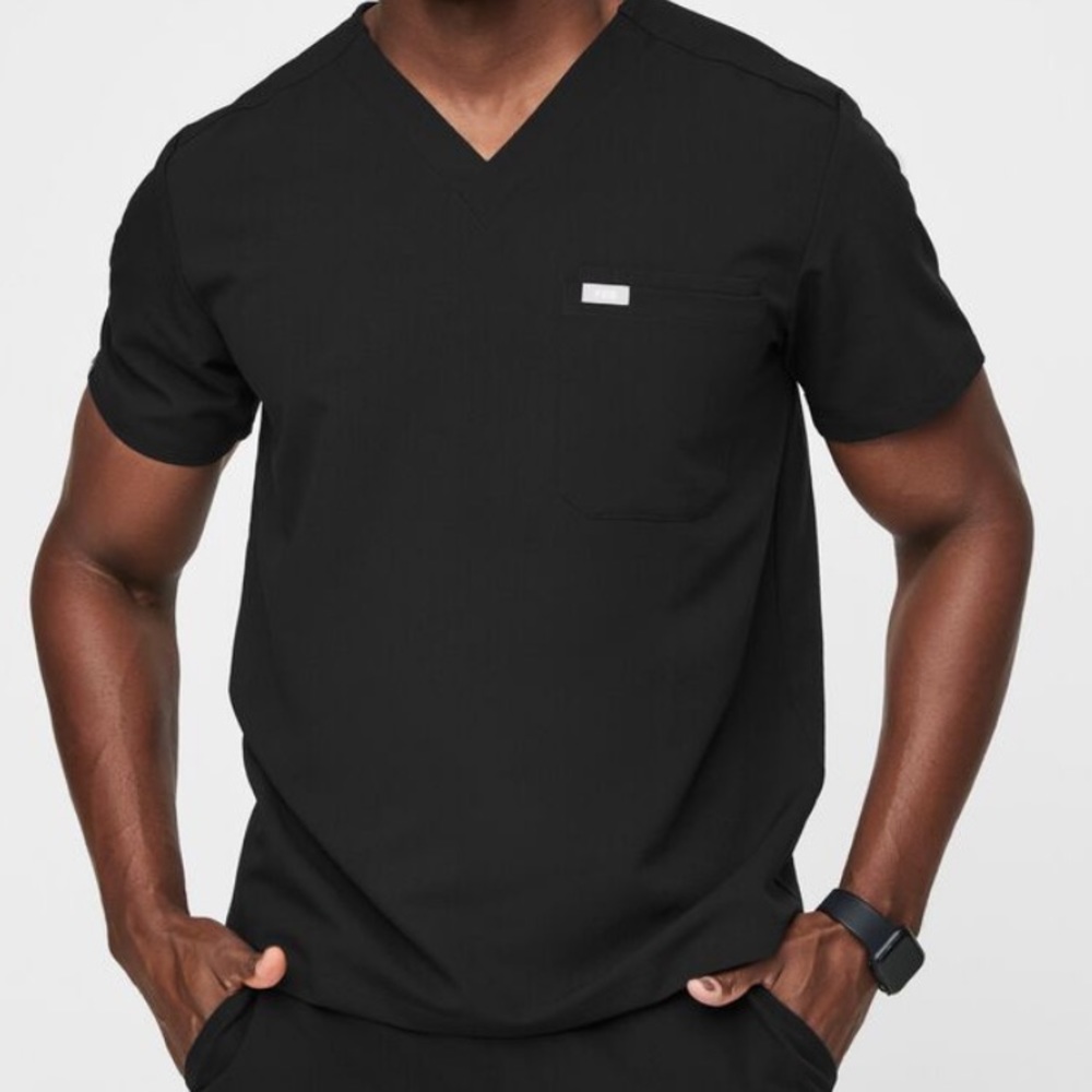 Figs classic fit men’s v neck scrub top